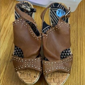 Brown Wedges